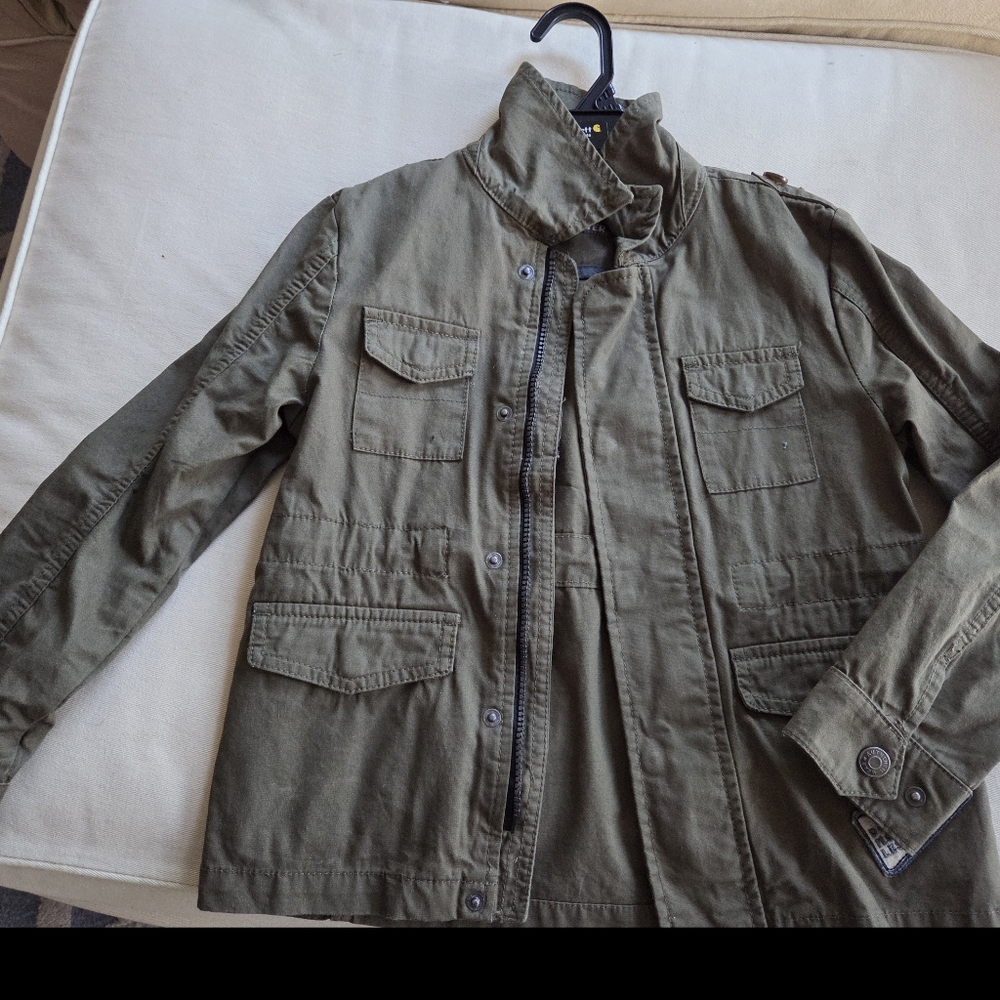 2 Jackets! Size 7. OshKosh B'gosh Kids Navy Jacket & Green Jacket From Spain.